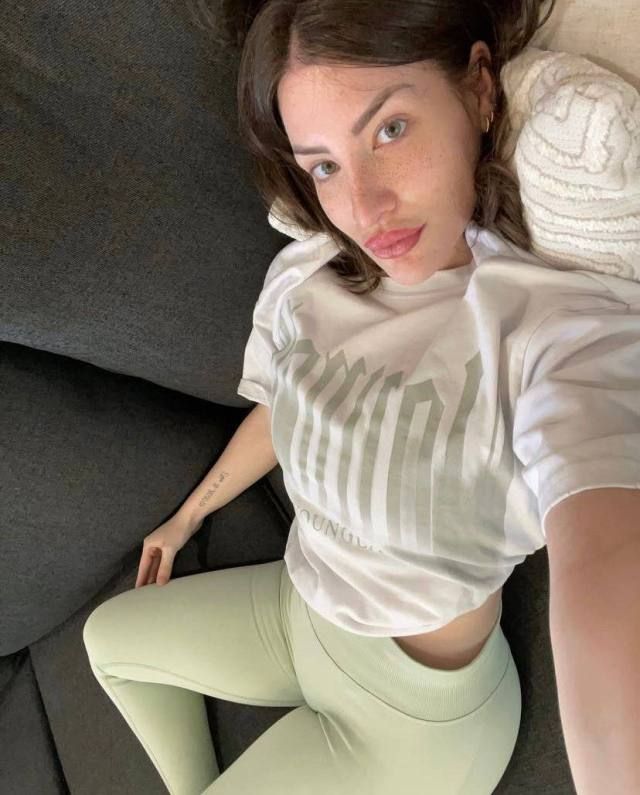 Good  day dudes I’m Stacy   by name horny mature girl, I love squirting 💦 I Wanna fulfill your widest sexual fantasies txt me - Image 2